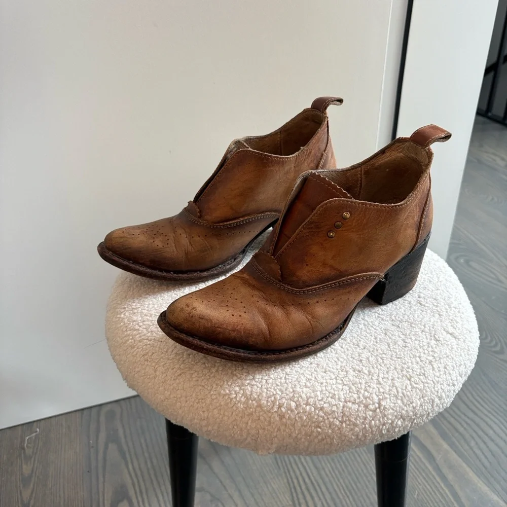 Freebird Sadie Leather Slip On Ankle Bootie 7 GUC - Picture 3 of 10